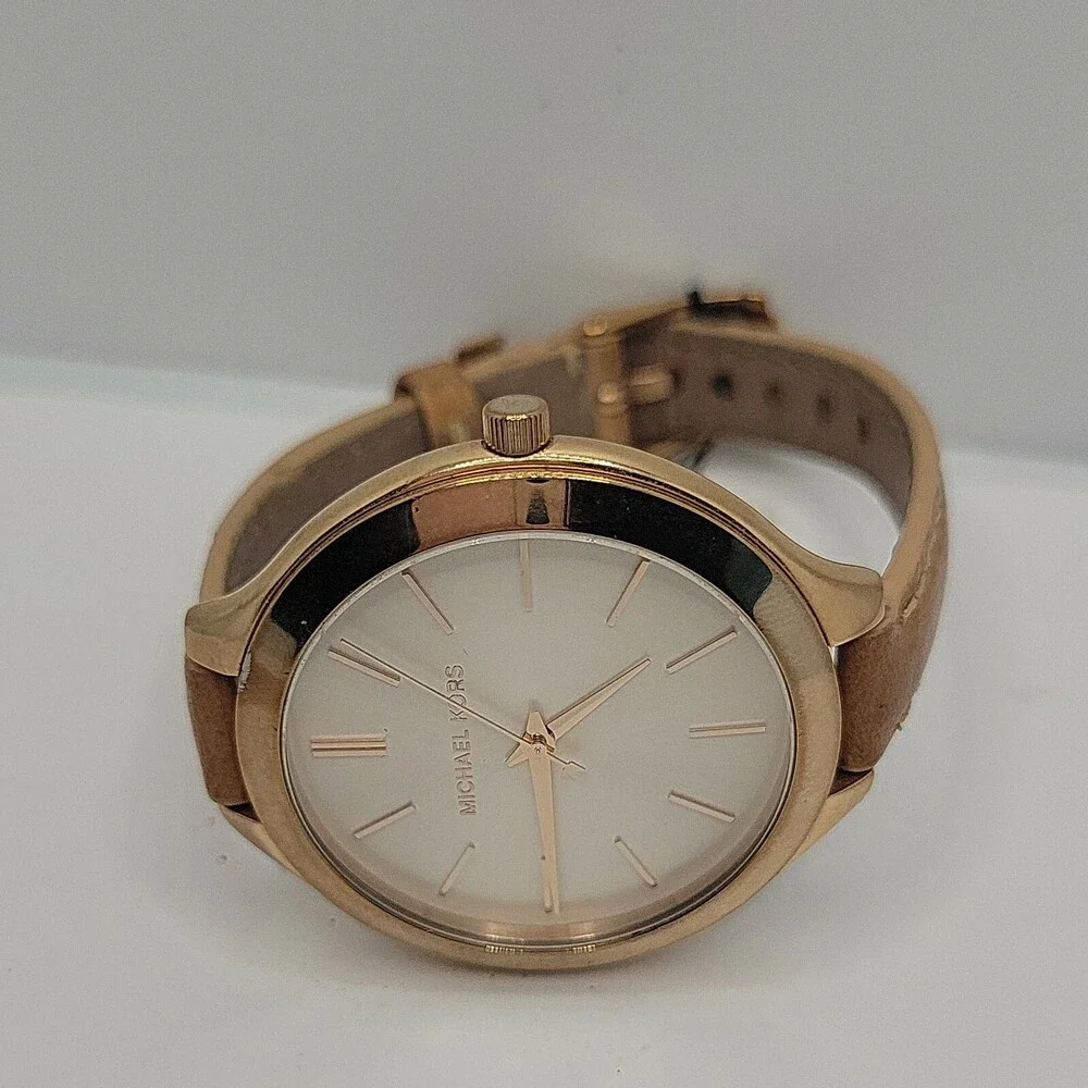 Michael Kors Runway MK2284 Women's Brown Leather Analog Dial Quartz Watch AM675